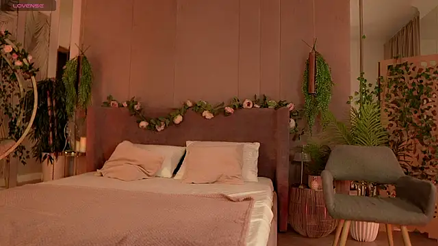 Smiley Mia online show from 16, 10, 2025