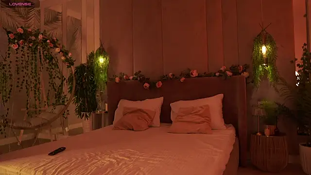 Smiley Mia online show from 23, 9, 2025