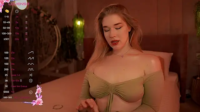 Smiley Mia online show from 10, 9, 2025