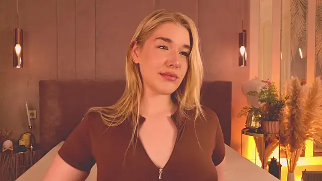 Smiley Mia online show from 29, 6, 2026
