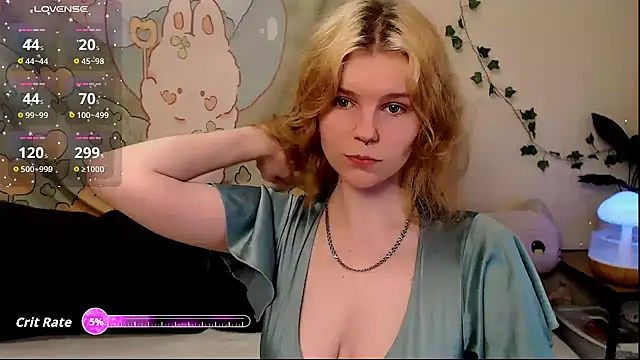 Snapshot of Moona_xx chatting on 10, 5, 2026 Moona xx online show from 10, 5, 2026