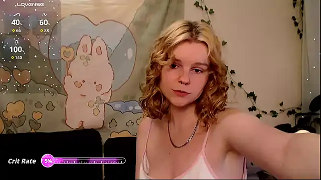 Snapshot of Moona_xx chatting on 28, 4, 2026 Moona xx online show from 28, 4, 2026