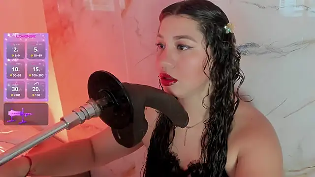 hade cute online show from 14, 11, 2025