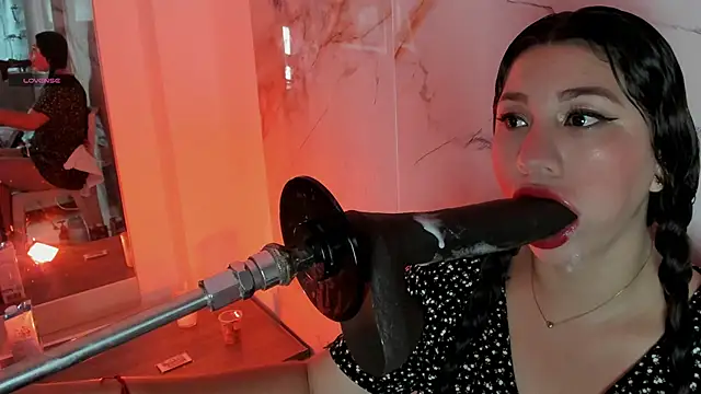 hade cute online show from 12, 11, 2025