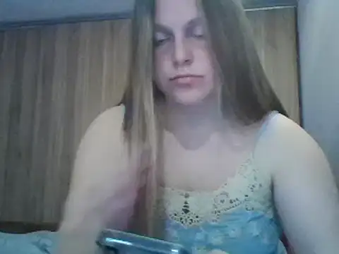 Evasapples online show from 6, 3, 2025