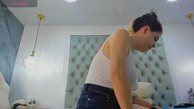 dorothy vegga online show from 21, 3, 2025