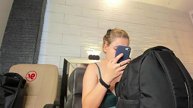 dorothy vegga online show from 15, 11, 2025