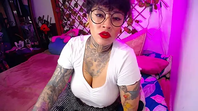 Snapshot of tatouagendecouple chatting on 14, 9, 2025 tatouagendecouple online show from 14, 9, 2025