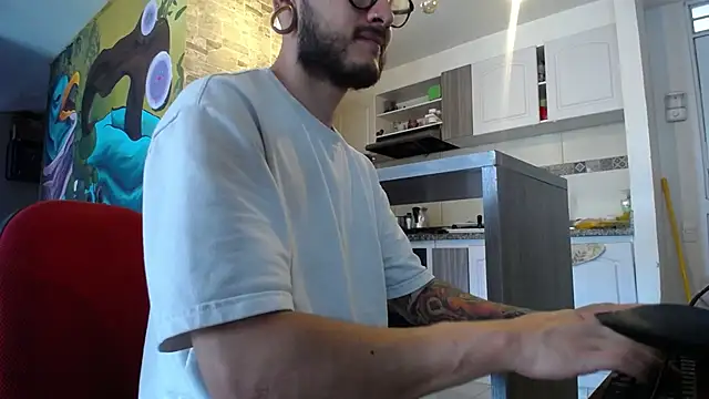 Snapshot of tatouagendecouple chatting on 6, 2, 2025 tatouagendecouple online show from 6, 2, 2025