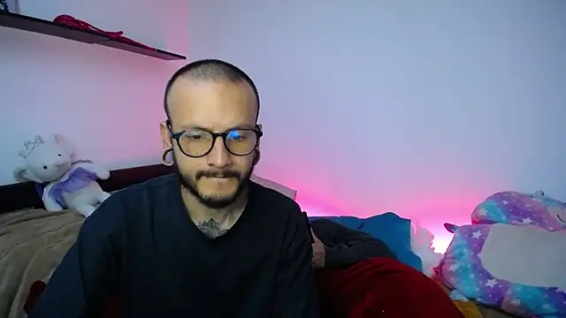 Snapshot of tatouagendecouple chatting on 4, 3, 2025 tatouagendecouple online show from 4, 3, 2025