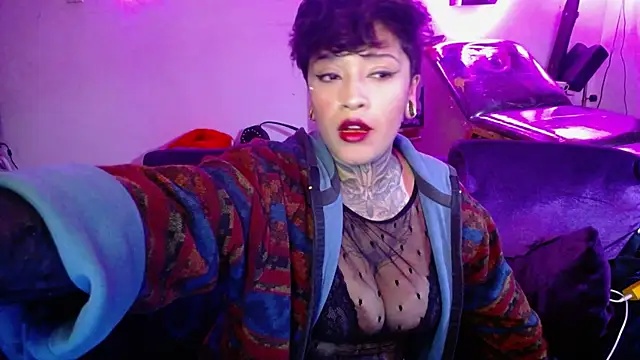 Snapshot of tatouagendecouple chatting on 10, 9, 2025 tatouagendecouple online show from 10, 9, 2025