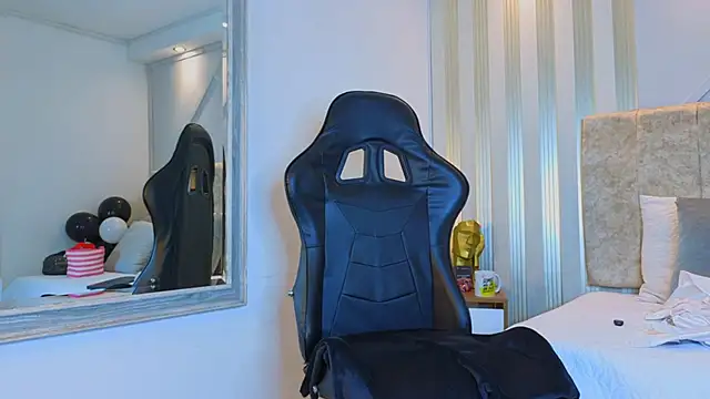 Tayra Pradit online show from 23, 3, 2026