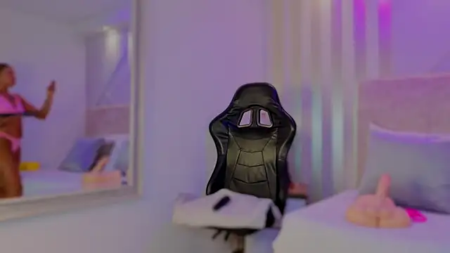 Tayra Pradit online show from 10, 3, 2026