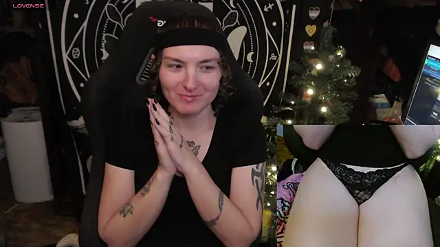 BrandiWRLD 999 online show from 15, 1, 2025