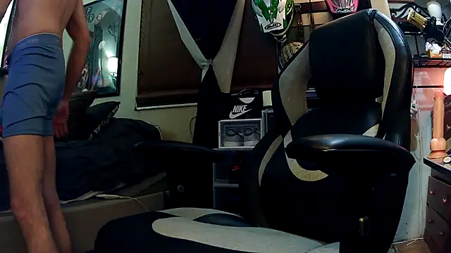 slutty guy12 online show from 4, 3, 2025