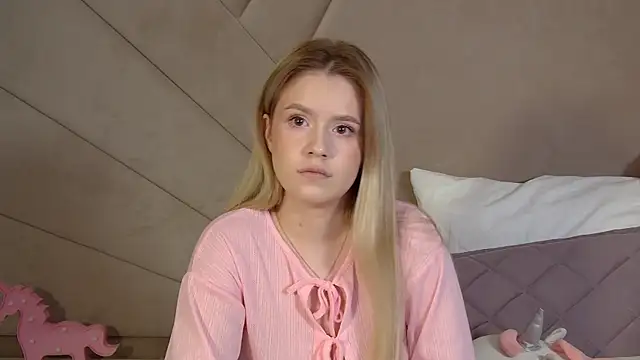 MilanaBalmain online show from 25, 3, 2026