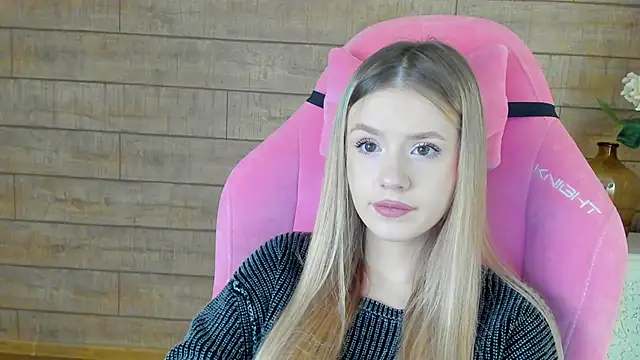 MilanaBalmain online show from 4, 10, 2025