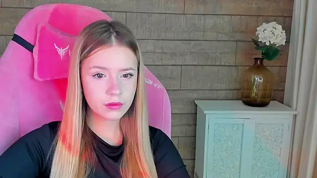 MilanaBalmain online show from 28, 9, 2025