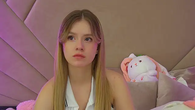 MilanaBalmain online show from 12, 11, 2025