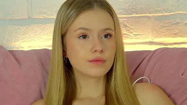 MilanaBalmain online show from 17, 9, 2025