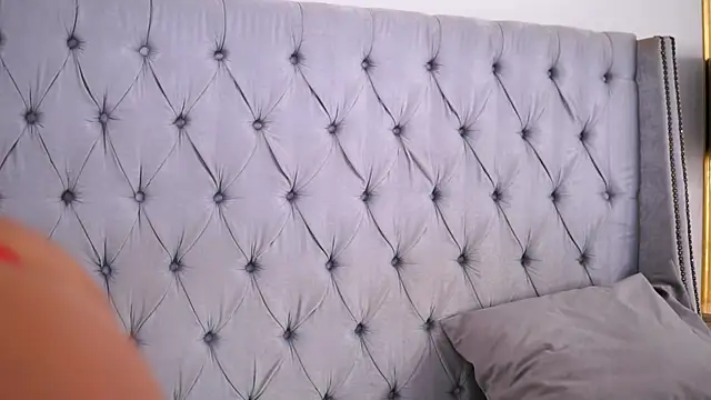 AvaMercer online show from 31, 1, 2025