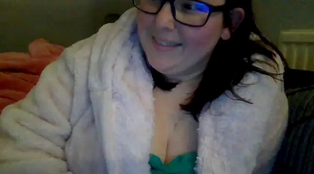 Curvy-Clare-30 online show from 8, 12, 2024