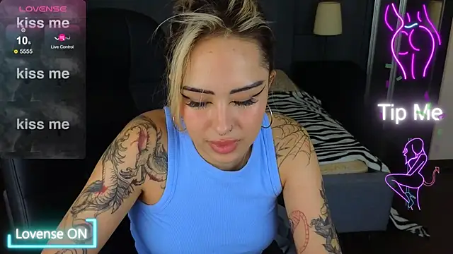 Snapshot of baby__kim chatting on 17, 10, 2025 baby kim online show from 17, 10, 2025