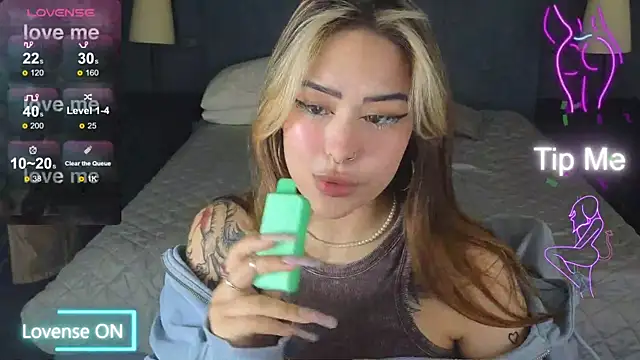 Snapshot of baby__kim chatting on 18, 11, 2025 baby kim online show from 18, 11, 2025