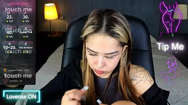 Snapshot of baby__kim chatting on 28, 11, 2025 baby kim online show from 28, 11, 2025