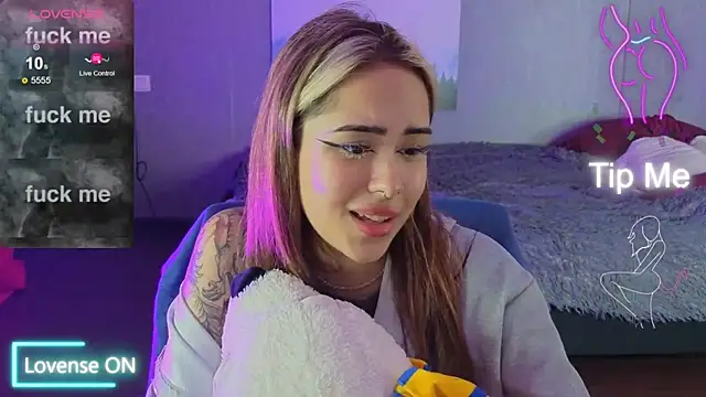 Snapshot of baby__kim chatting on 28, 10, 2025 baby kim online show from 28, 10, 2025