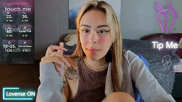 Snapshot of baby__kim chatting on 28, 10, 2025 baby kim online show from 28, 10, 2025