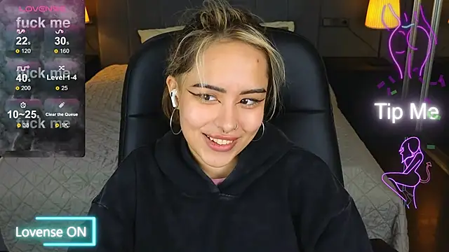 Snapshot of baby__kim chatting on 10, 10, 2025 baby kim online show from 10, 10, 2025