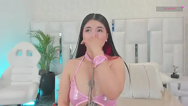 im nika  online show from 13, 9, 2025