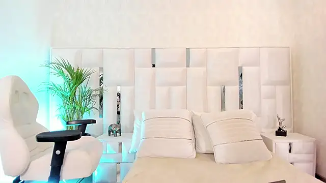 im nika  online show from 14, 9, 2025