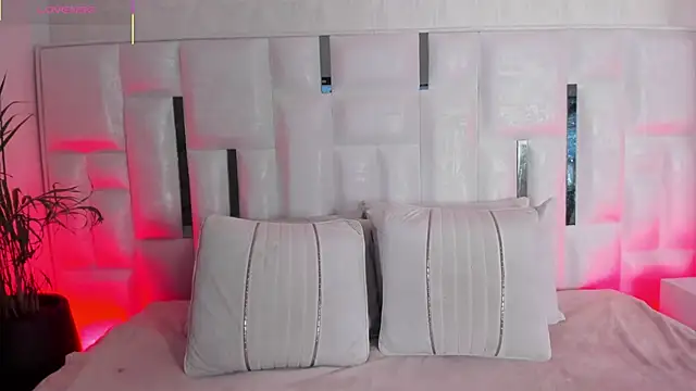 im nika  online show from 2, 12, 2025