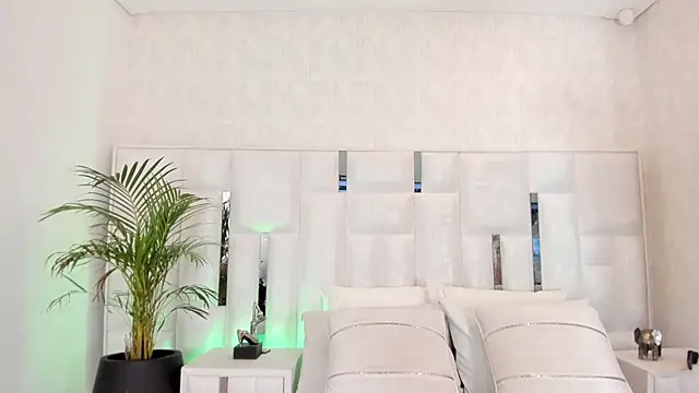 im nika  online show from 2, 10, 2025