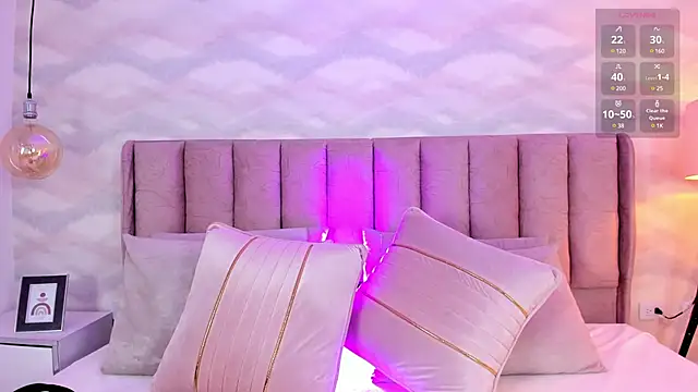 im nika  online show from 4, 3, 2025