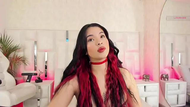 im nika  online show from 29, 10, 2025