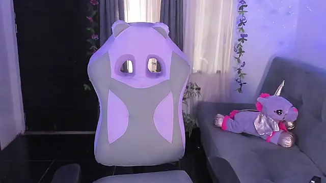 DannielaFerrer online show from 21, 11, 2025