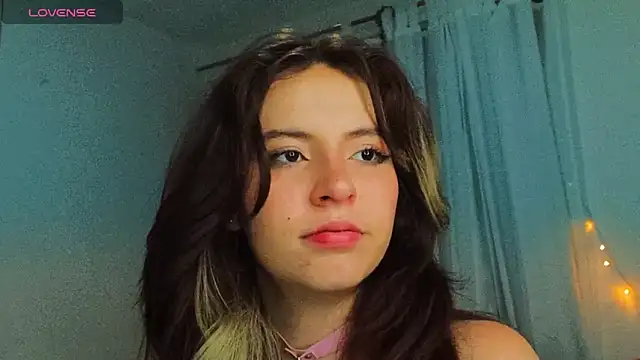 cherrybom969 online show from 8, 3, 2025