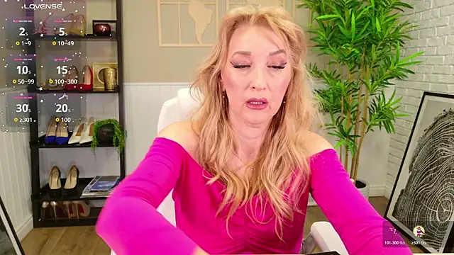 LadyLeea online show from 10, 4, 2026