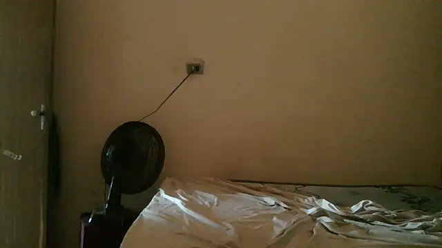 Snapshot of pornstarbrezillian chatting on 25, 10, 2025 pornstarbrezillian online show from 25, 10, 2025