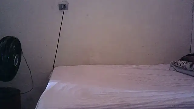 Snapshot of pornstarbrezillian chatting on 18, 9, 2025 pornstarbrezillian online show from 18, 9, 2025