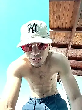 Snapshot of SonicJ25 chatting on 1, 3, 2026 SonicJ25 online show from 1, 3, 2026