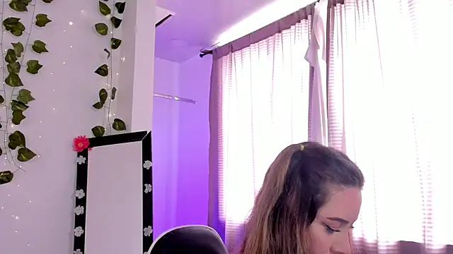 JanneKim online show from 15, 9, 2025