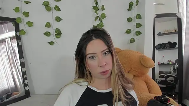 JanneKim online show from 16, 10, 2025