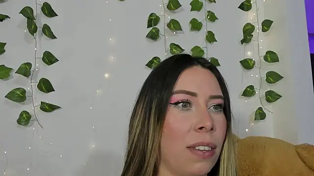 JanneKim online show from 5, 12, 2025