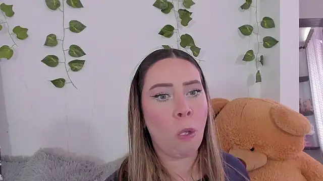 JanneKim online show from 5, 10, 2025