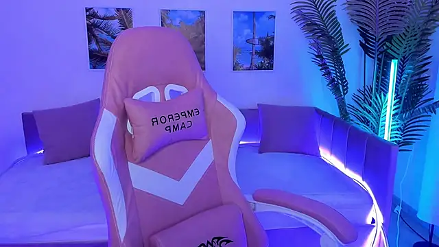 LianaBright online show from 4, 2, 2025