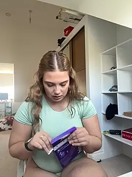 Krystal Tx online show from 8, 9, 2025